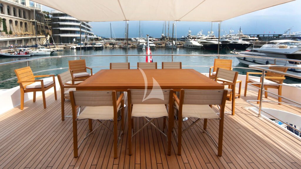 GATSBY - aft deck dining