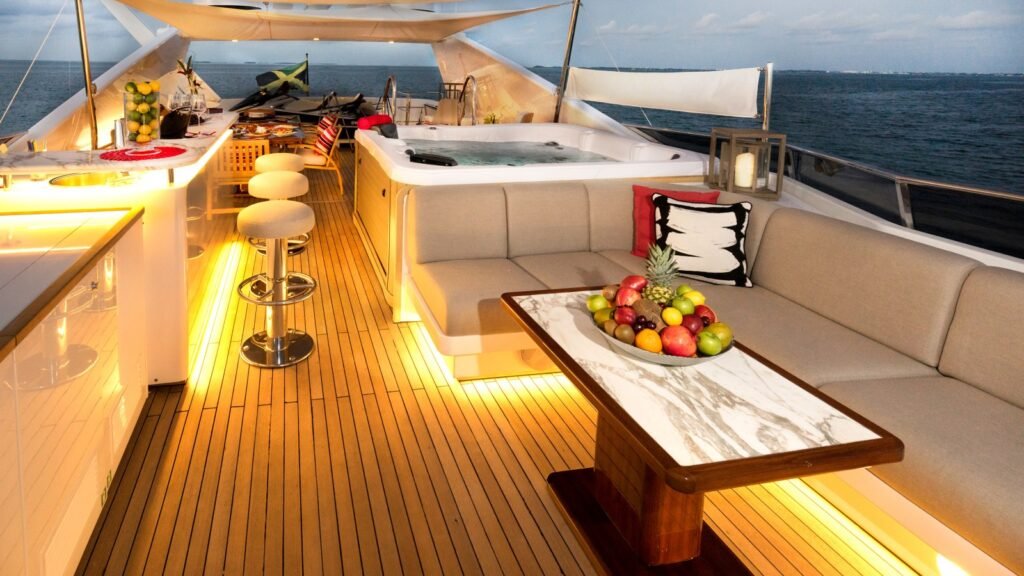 Gladius aft deck bar