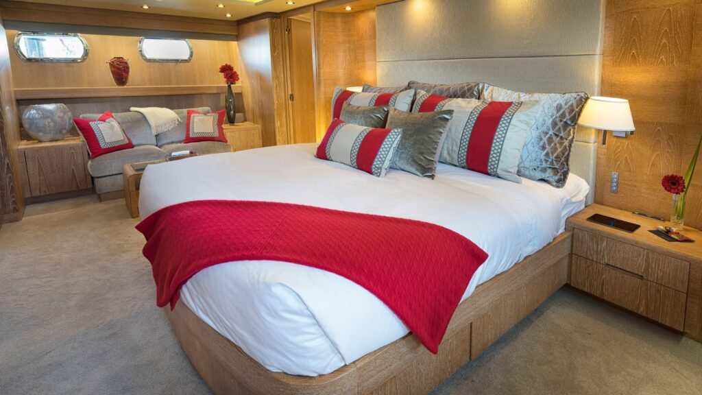 Gladius master stateroom