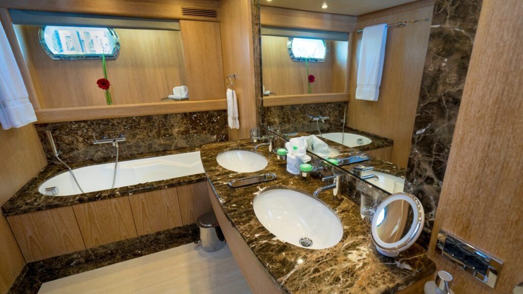 Gladius guest bathroom