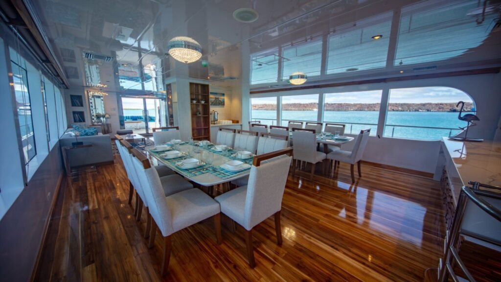 GRAND DAPHNE Main deck dining area