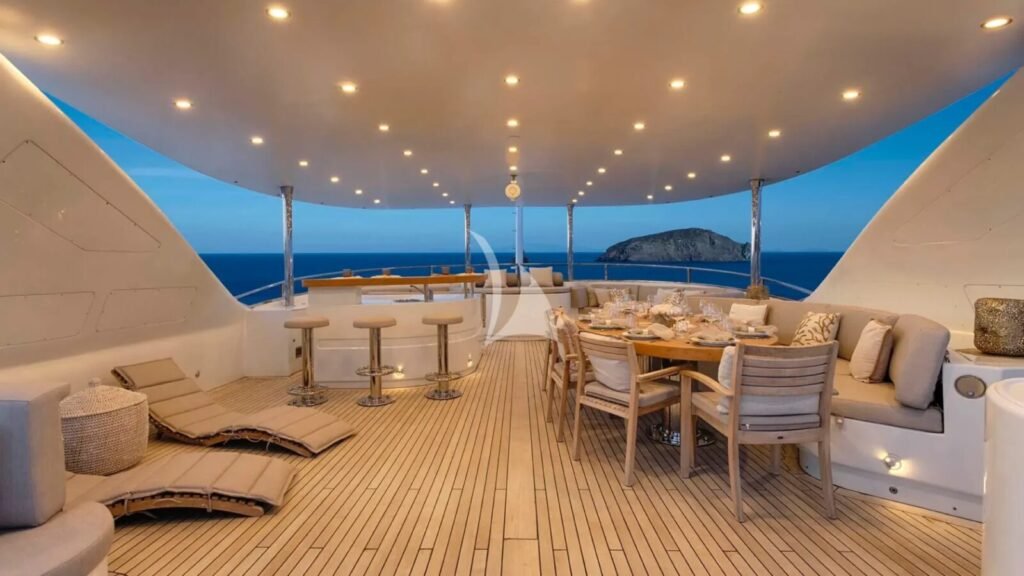 GRANDE AMORE Shaded aft deck