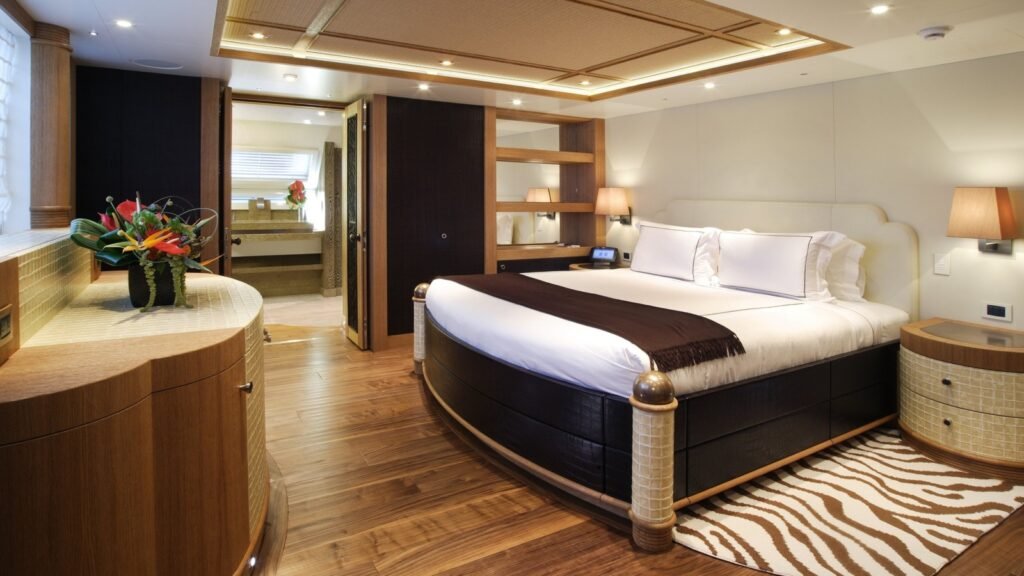 HEMISPHERE - VIP cabin