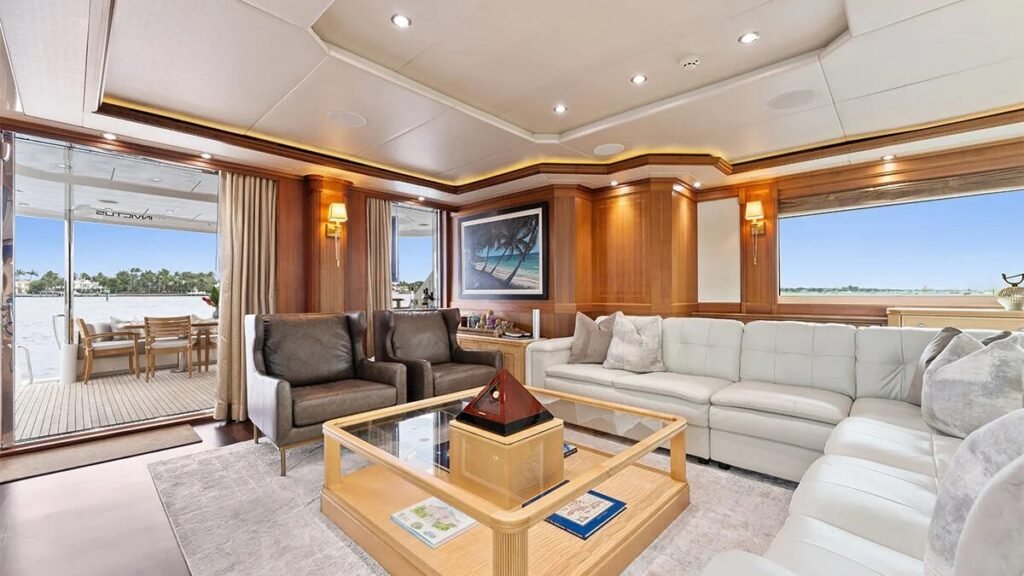 Invictus motor yacht image 11