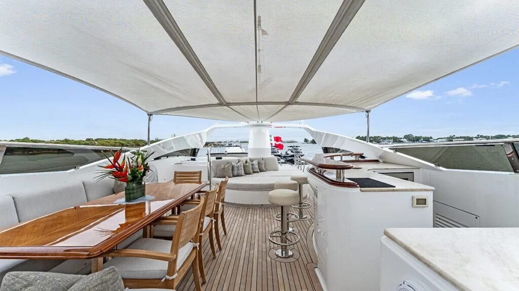 Invictus motor yacht image 8