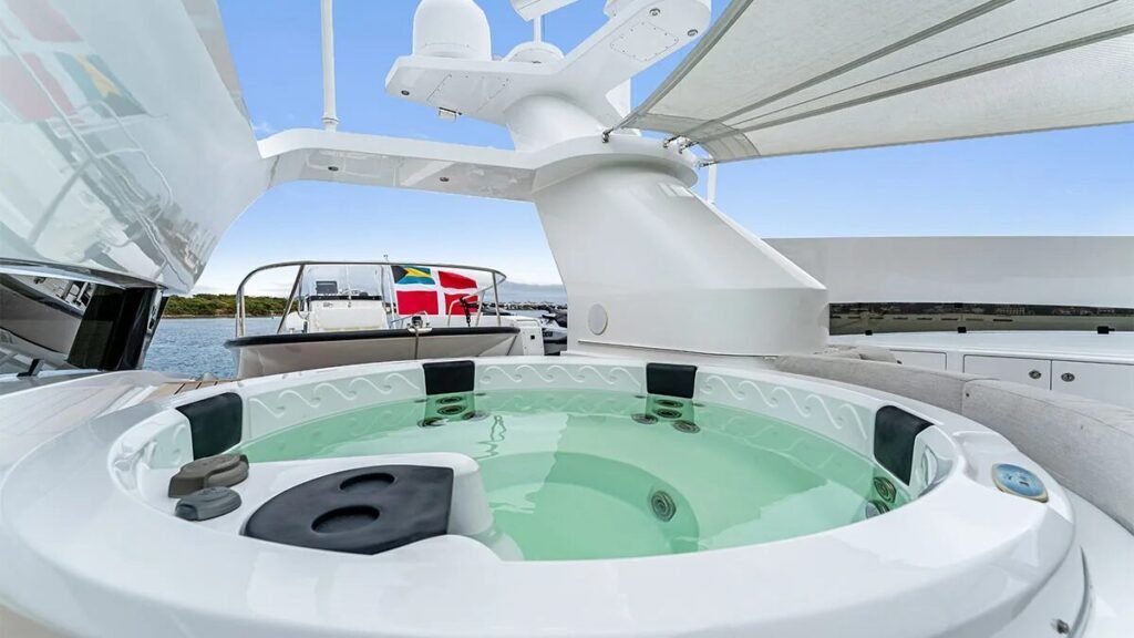 Invictus motor yacht image 7