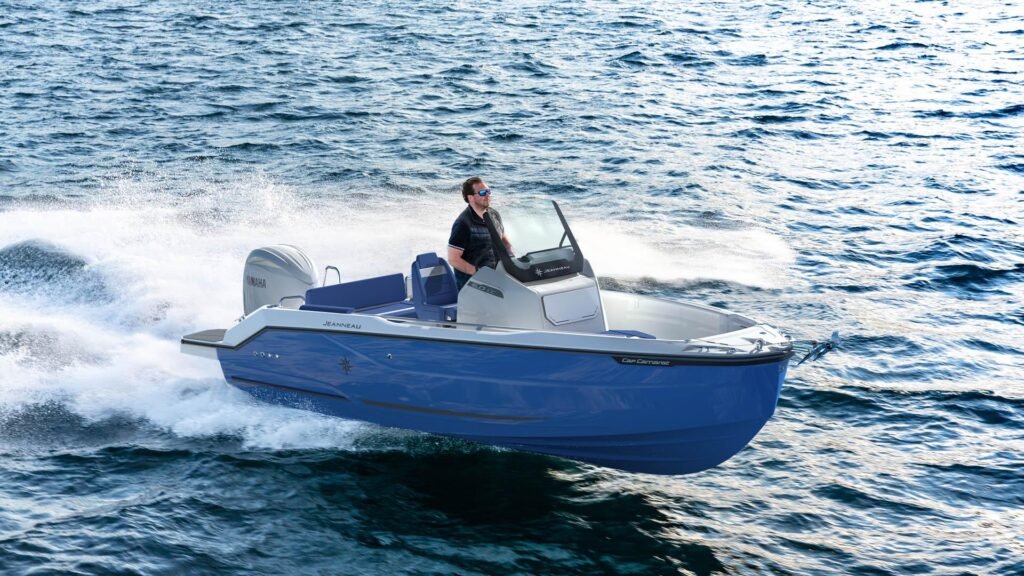 Jeanneau Cap Camarat 6.0 CC private yacht for sale