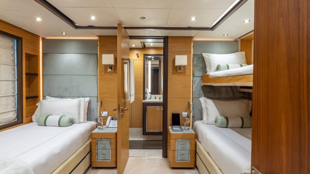 JODI-ANN - Twin cabin