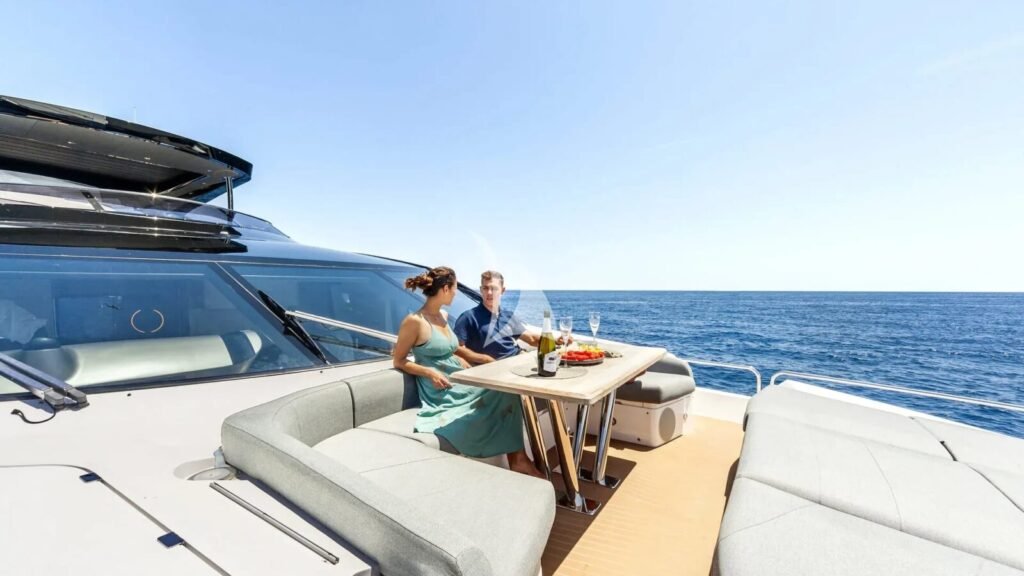 JUNIOR yacht charter photo