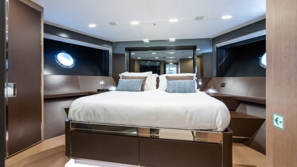 KAR - Master Cabin Portholes