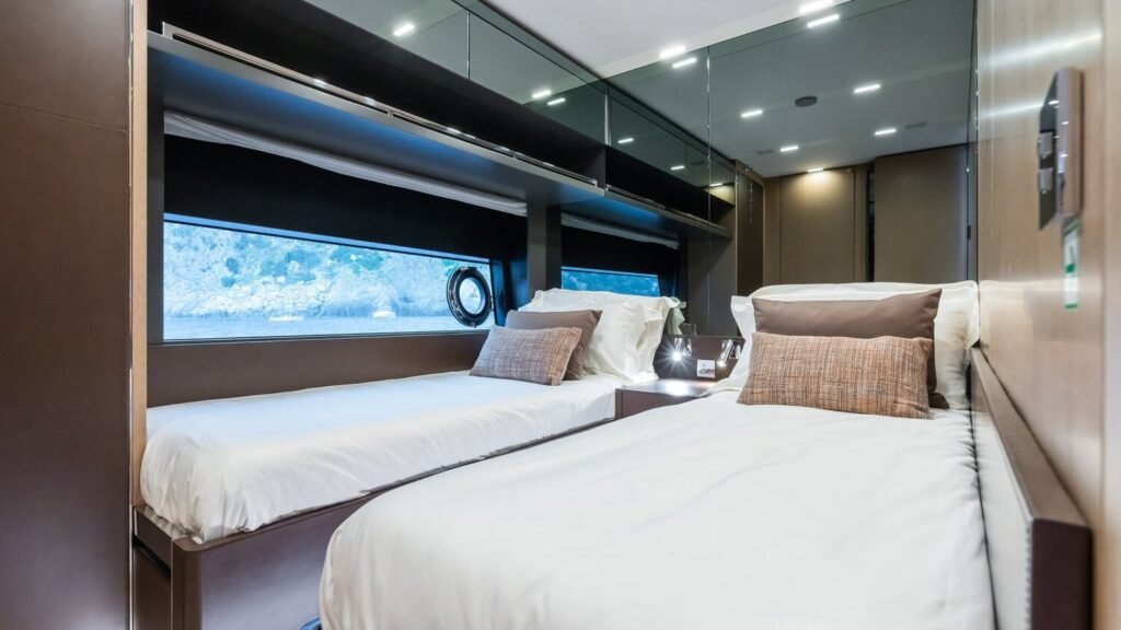 KAR - Twin Cabin