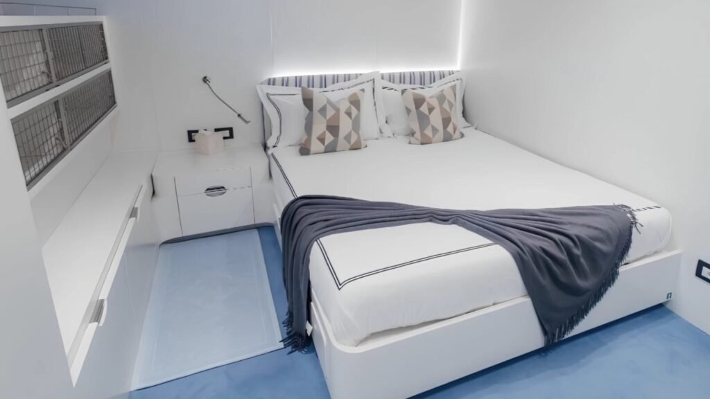 LADY IN BLUE - Double stateroom