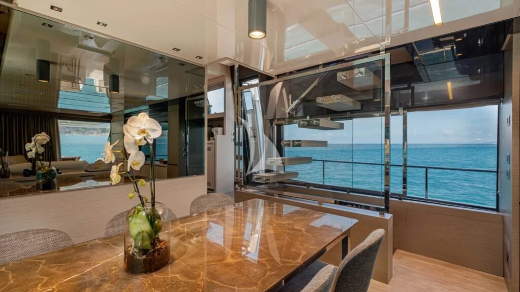 LUCKY yacht charter photo