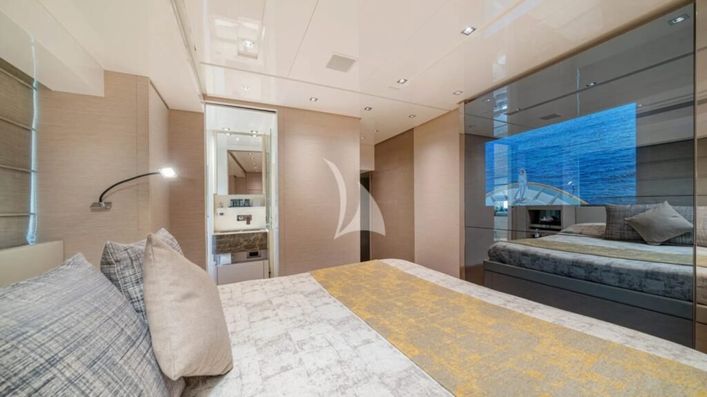 LUCKY yacht charter photo