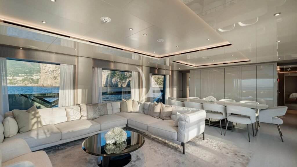 MARICAN FOREVER Salon lounge