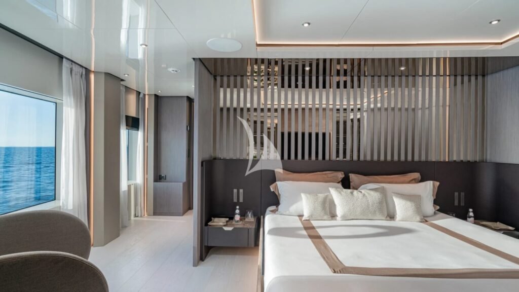 MARICAN FOREVER Master stateroom