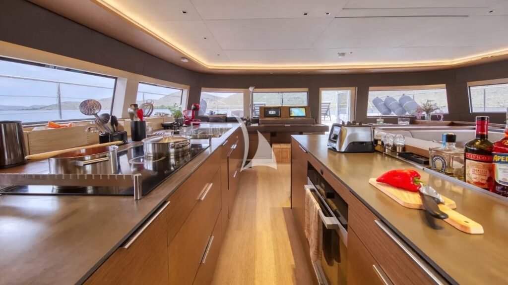 MASTERMIND yacht charter photo