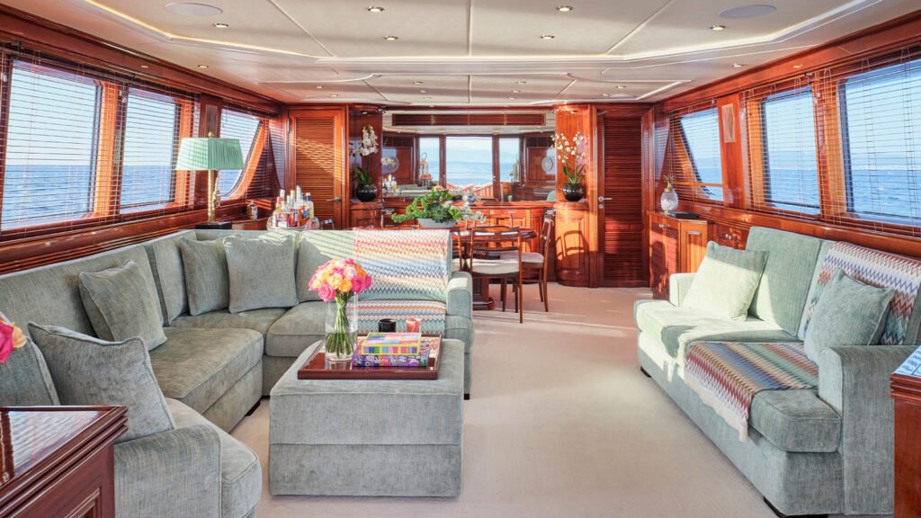 MIA ZOI yacht for charter