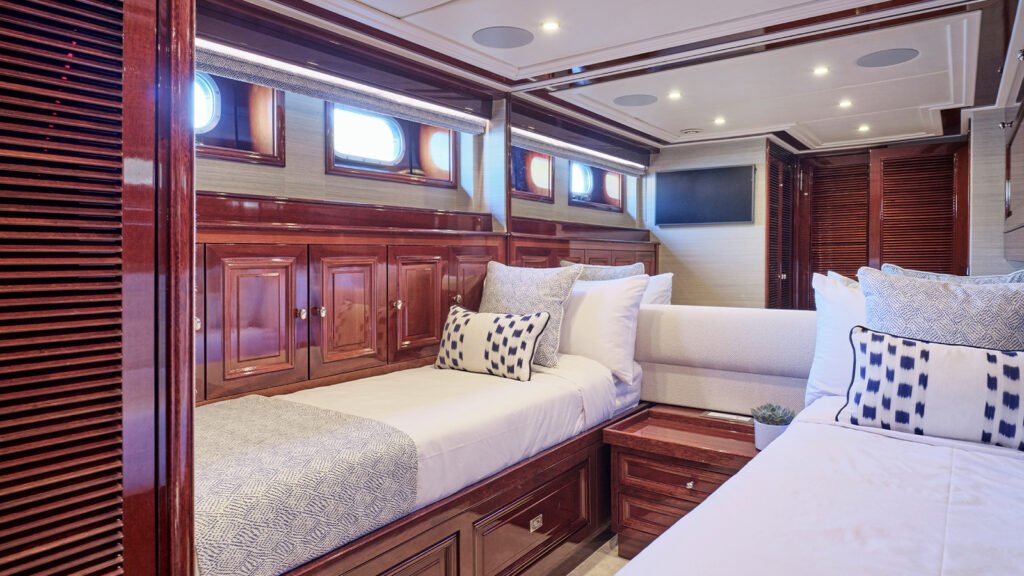 MIA ZOI yacht for charter