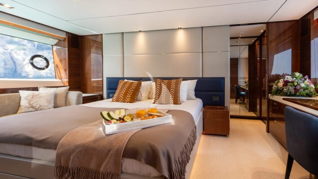 MIO BARCO Master stateroom