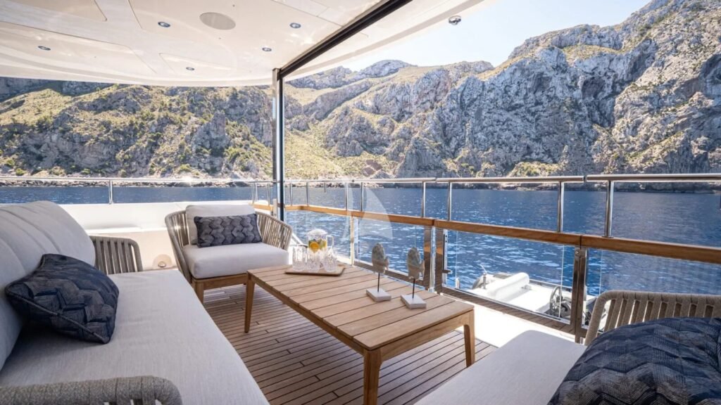 MOONLIGHT Aft deck lounge