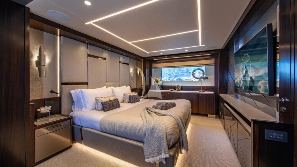 MOONLIGHT Master stateroom
