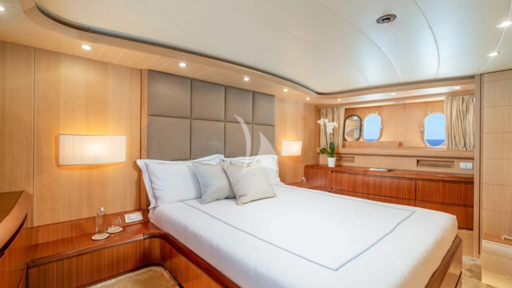 MY LIFE yacht charter photo