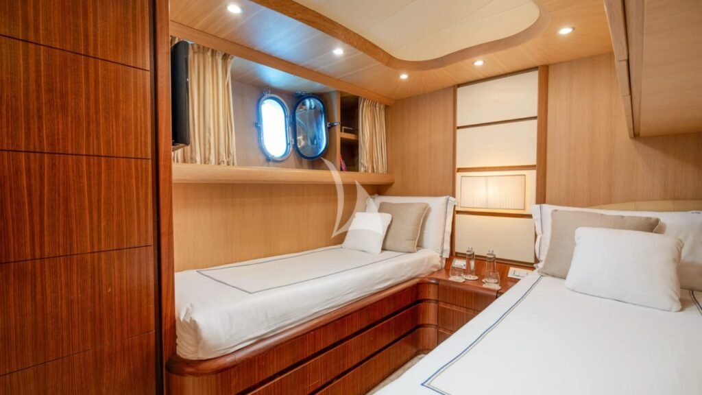 MY LIFE yacht charter photo