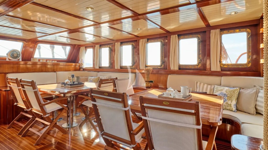 Myra - Deckhouse saloon
