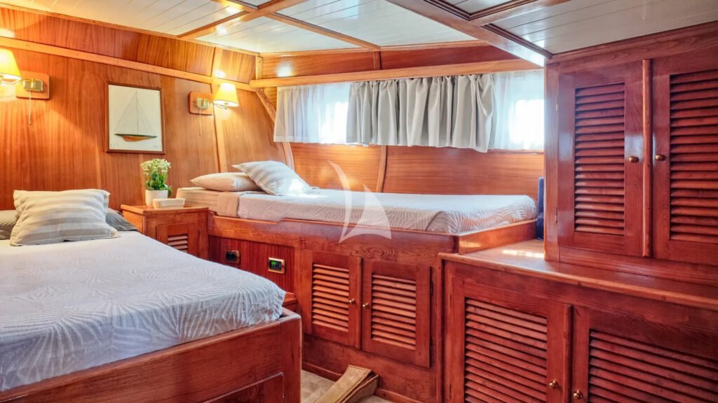 Myra - Twin cabin