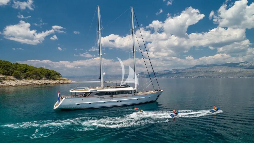 NAVILUX - under way off the Croatian coast