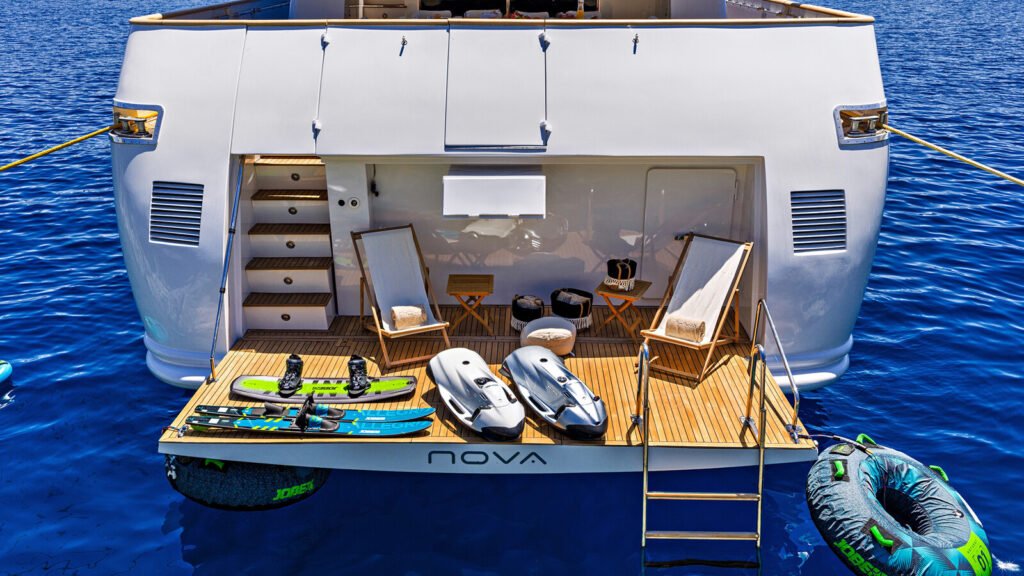 NOVA Baglietto 35m motor yacht - swim platform and beach set up