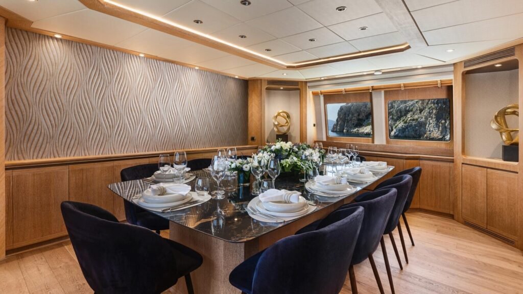 NOVA Baglietto 35m motor yacht - formal dining