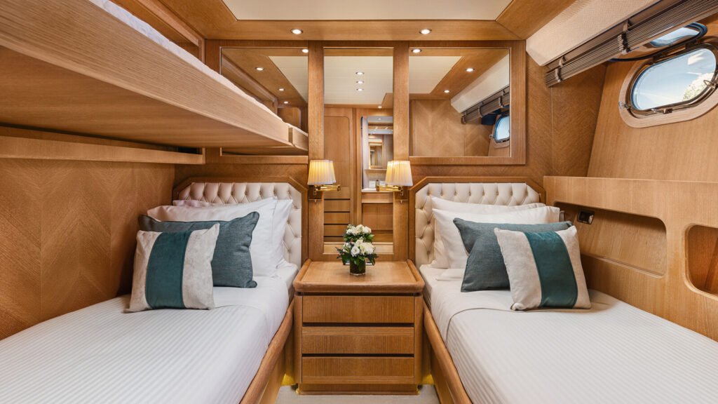 NOVA Baglietto 35m motor yacht - twin guest cabin