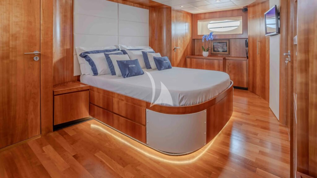 NYLEC - double cabin