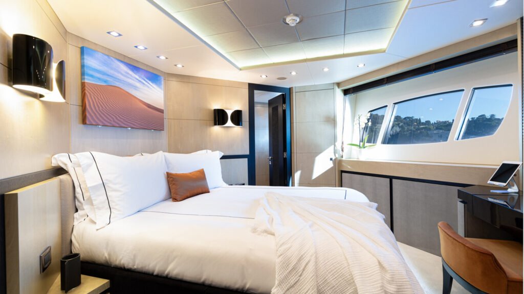 OKSANCHIK Sunseeker 34m motor yacht - double guest cabin