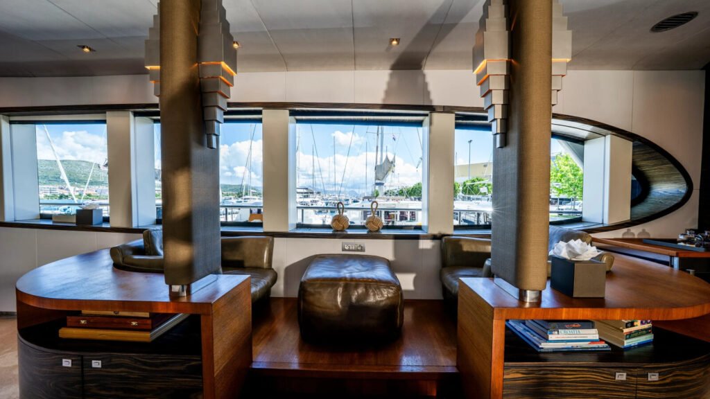 ONE BLUE - main salon lounge