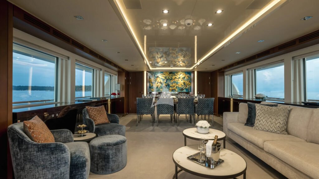 ORIZZONTE - main salon