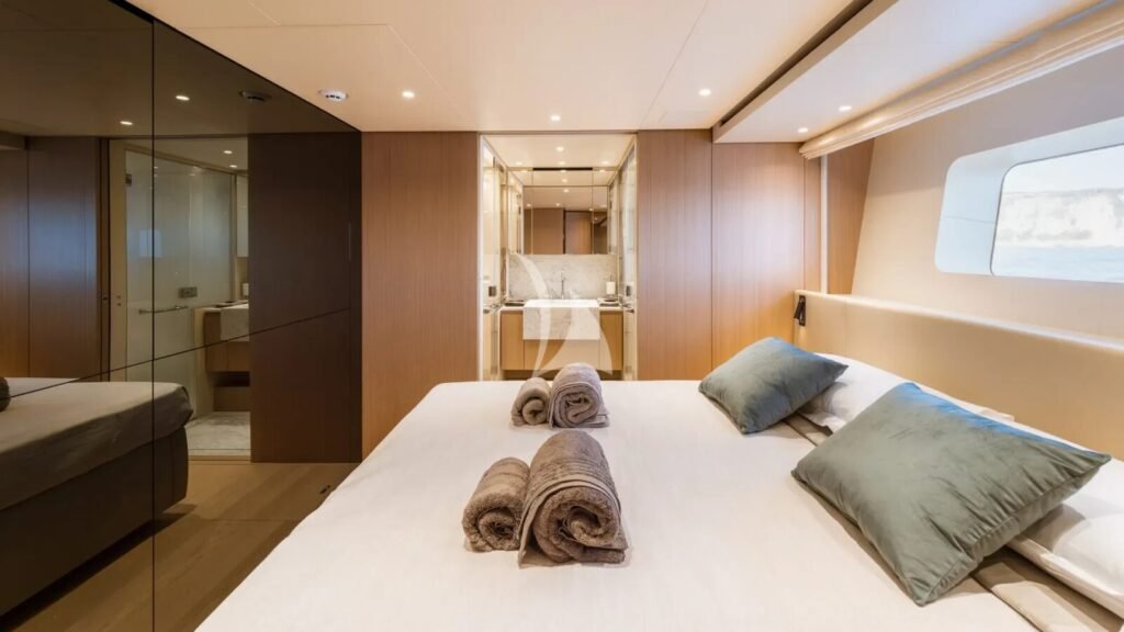 PENGUINS VIP stateroom