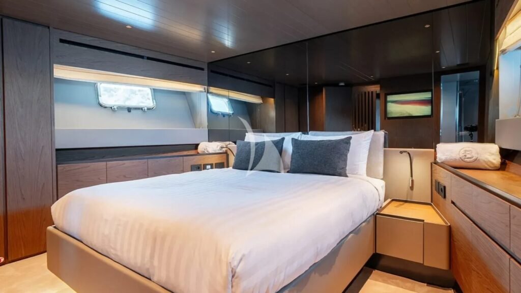 PETITCHET yacht charter photo