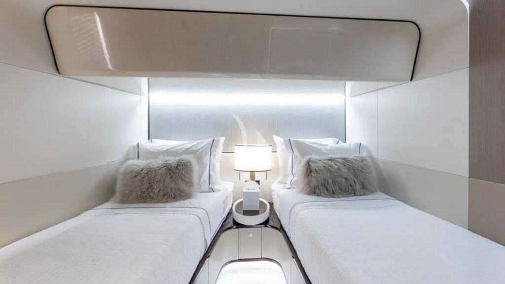 PIER PRESSURE Twin cabin