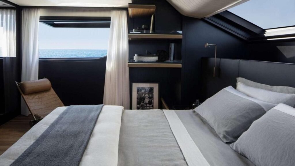 PIOLA yacht photo 8
