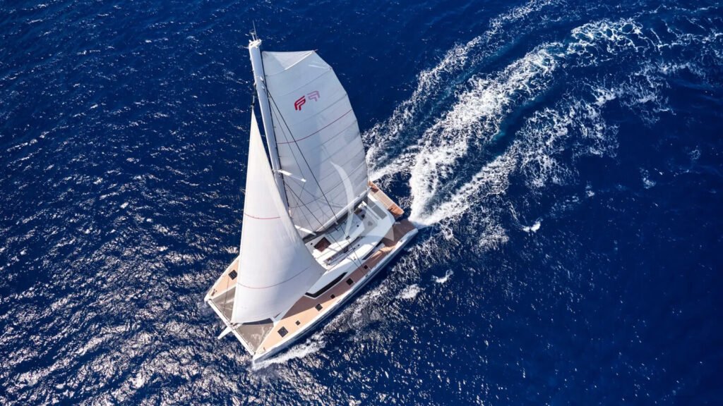 Pixie - Under sail
