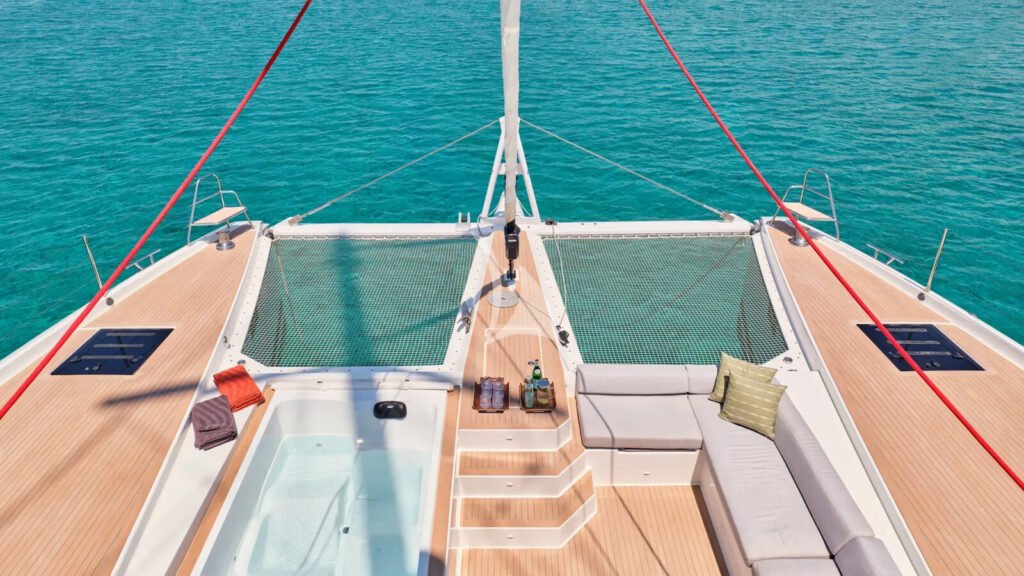 Pixie - Foredeck jacuzzi