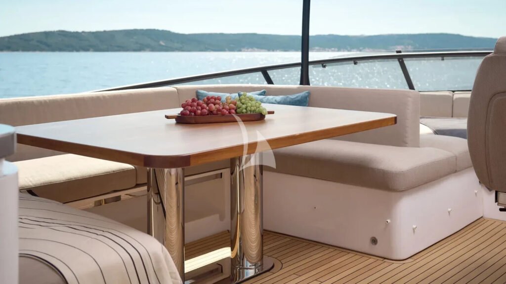 Princess M - Flybridge dining