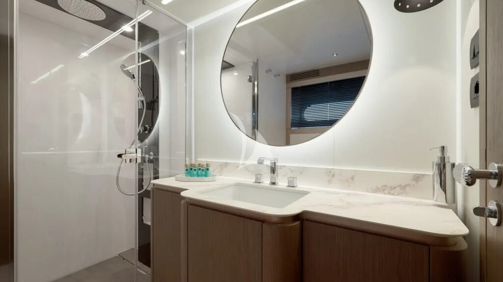 Princess M - Guest bathroom