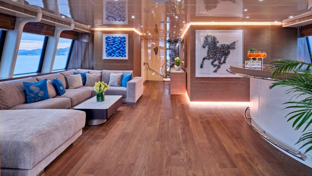 PROMETHEUS I main salon