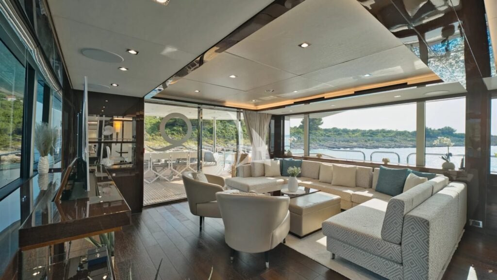 QUANTUM Salon lounge