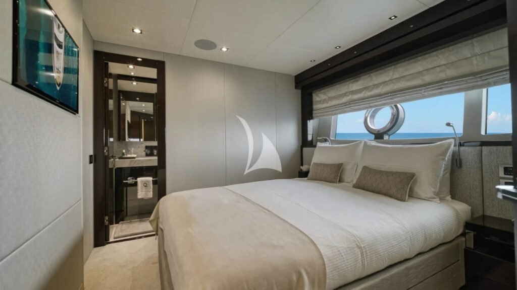 QUANTUM Guest stateroom