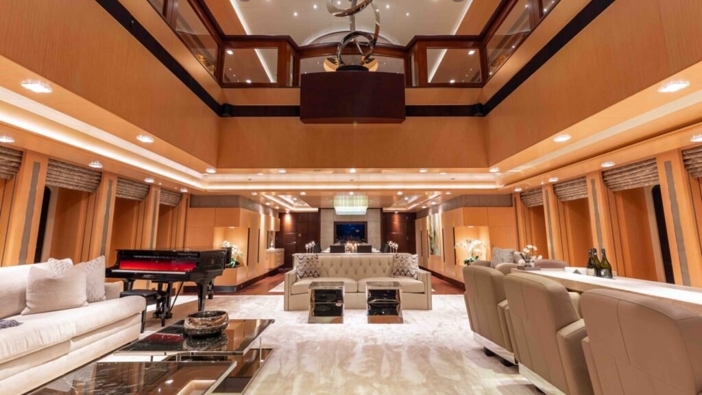 QUANTUM OF SOLACE main salon with grand piano